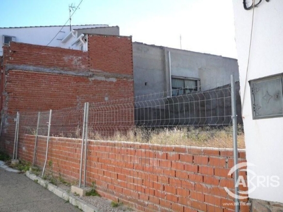 Imagen 4 de TERRENO URBANO CONSOLIDADO DE 291 M2 EN VILLASEQUILLA