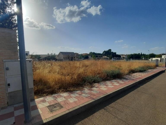 Imagen 2 de Parcela en venta en zona centro de Cobisa