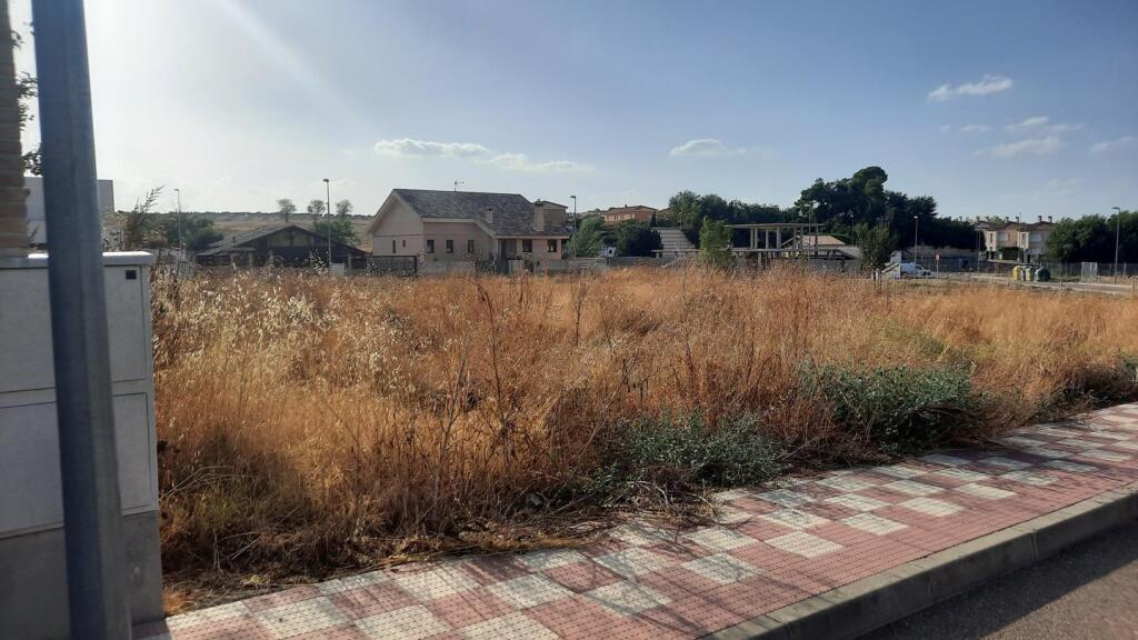 Imagen 3 de Parcela en venta en zona centro de Cobisa