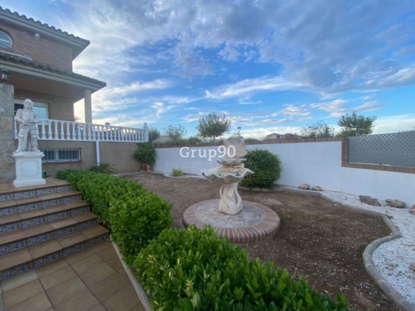 Imagen 2 de Espectacular chalet en la mejor zona del municipio