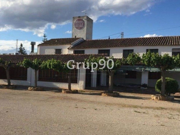 Imagen 2 de Restaurante masía ubicado a pie de carretera