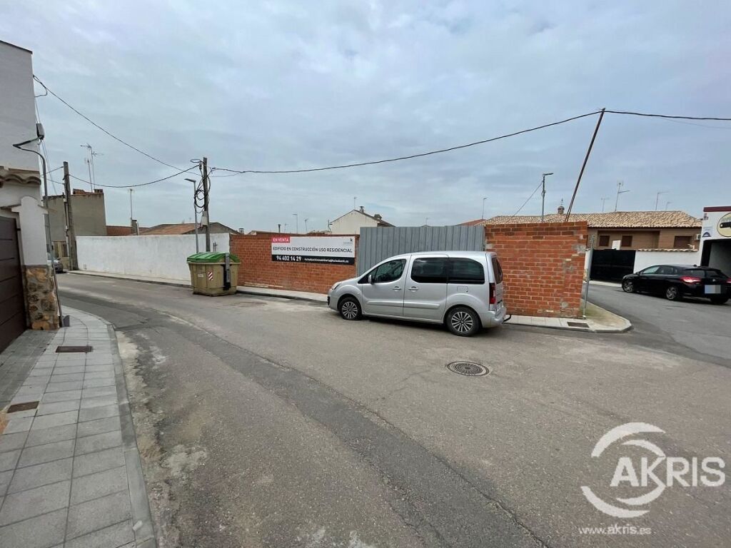 Imagen 2 de VENTA SUELO CON EDIFICIO EN CONSTRUCCION AL 13% EN COBEJA