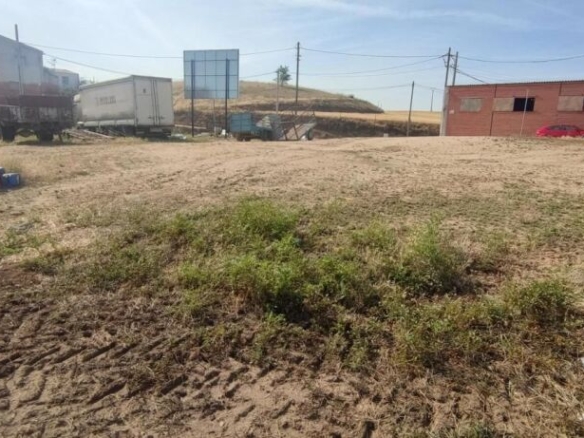 Imagen 4 de Suelo urbano de 2.696m² en Recas