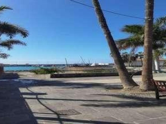 Imagen 2 de TRASPASO DE RESTAURANTE EN PRIMERA LINEA LOS CRISTIANOS