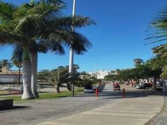 Imagen 1 de TRASPASO DE RESTAURANTE EN PRIMERA LINEA LOS CRISTIANOS