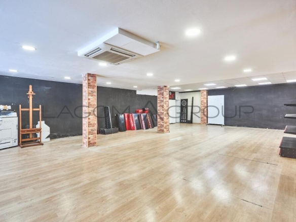 Imagen 4 de !! Impresionante Local para montar tu negocio en Gavà !!