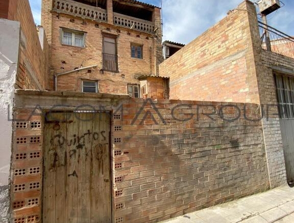 CASA EN EL CENTRO DE ALPICAT!!