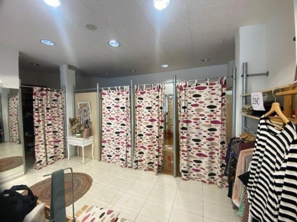 Imagen 4 de Local céntrico en Taradell !!