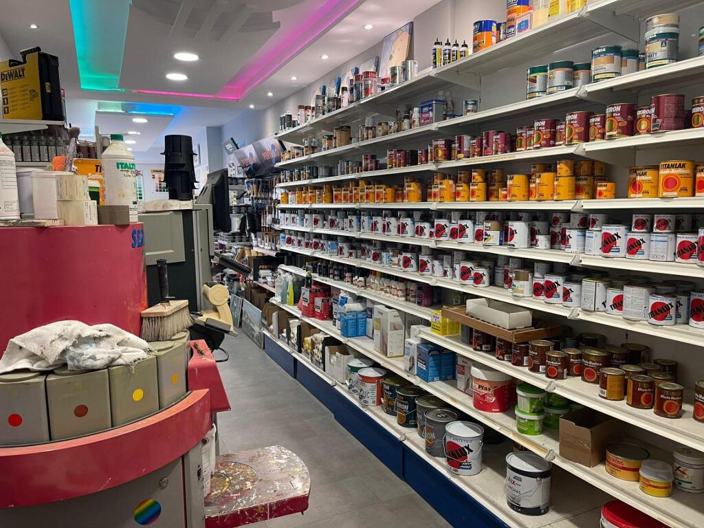 Imagen 3 de 2 LOCALES COMUNICADOS EN ZONA COMERCIAL DE MOLLET DEL VALLÉS