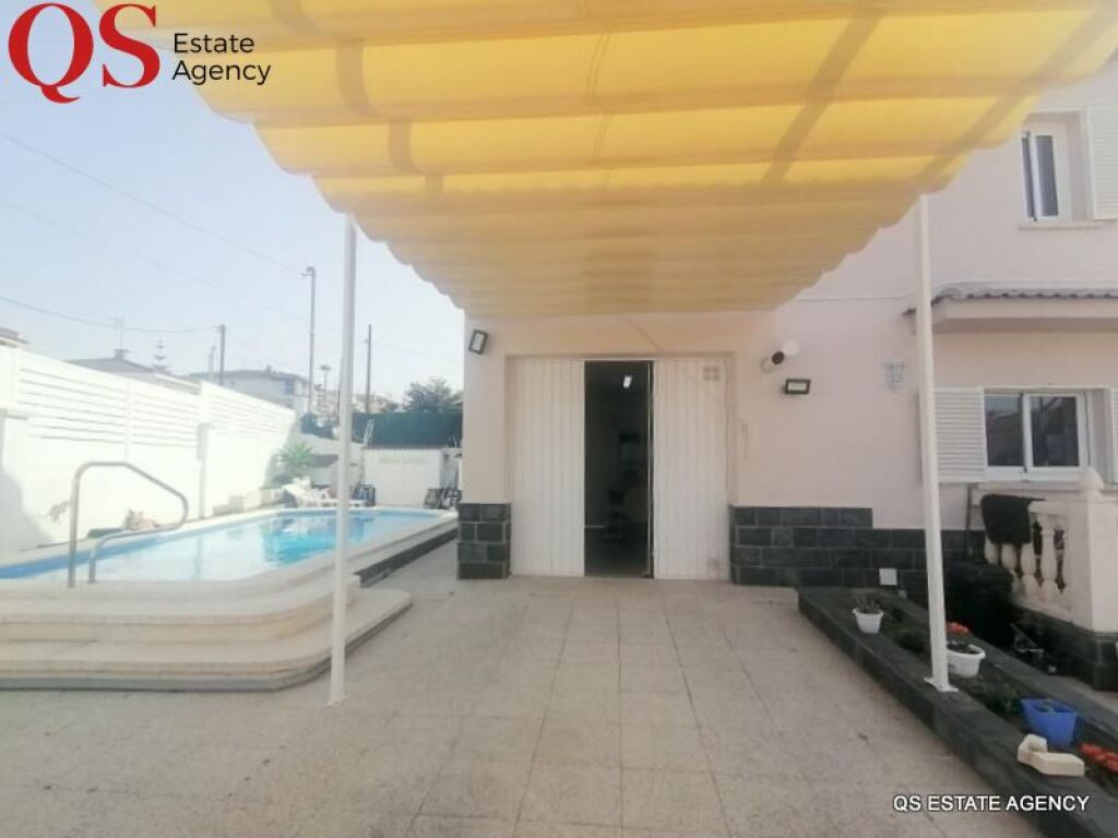 Imagen 2 de Casa con piscina y jardín en Cunit Residencial