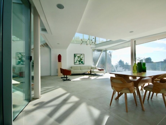 Imagen 4 de Fantástica casa de diseño en urbanización exclusiva junto  a campo de golf en Sitges