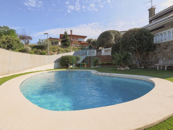 Imagen 1 de Casa-Chalet en Venta en Cabrils Barcelona - El Club del Propietario Imagen 1 de Casa-Chalet en Venta en Cabrils Barcelona