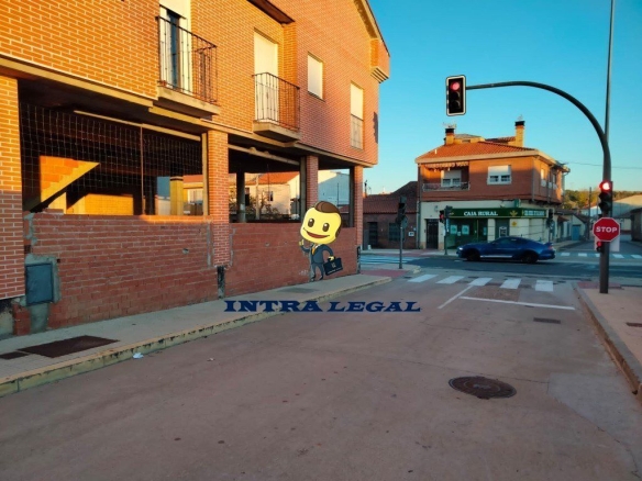 Imagen 3 de LOCAL EN BRUTO CON SALIDA DE HUMOS EN ALDEATEJADA.