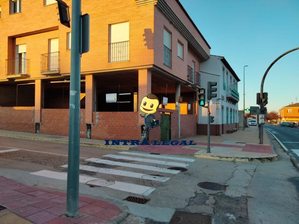 Imagen 4 de LOCAL EN BRUTO CON SALIDA DE HUMOS EN ALDEATEJADA.