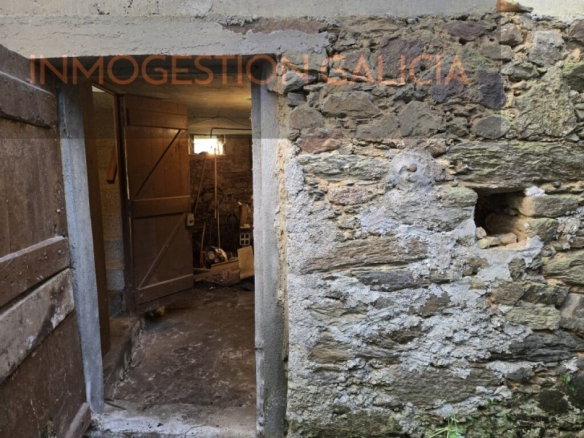 Imagen 3 de Casa de campo-Masía en Venta en Sumio (Santiago) La Coruña