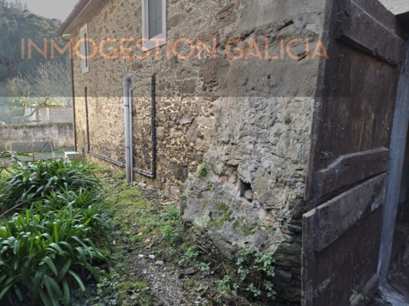 Imagen 1 de Casa de campo-Masía en Venta en Sumio (Santiago) La Coruña