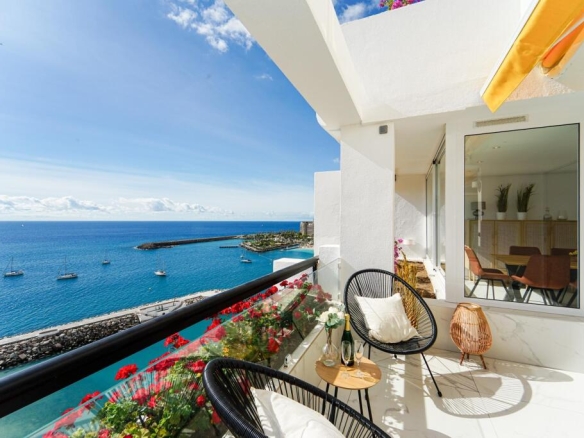 Imagen 2 de Ático único y absolutamente fantástico en Montemarina – vistas panorámicas y lujo en dos niveles