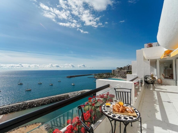 Imagen 1 de Ático único y absolutamente fantástico en Montemarina – vistas panorámicas y lujo en dos niveles