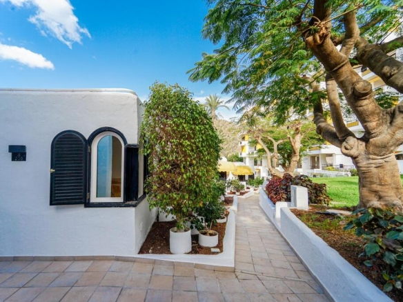 Imagen 3 de Apartamento exclusivo en el popular complejo Aquamarina: en primera línea de playa.