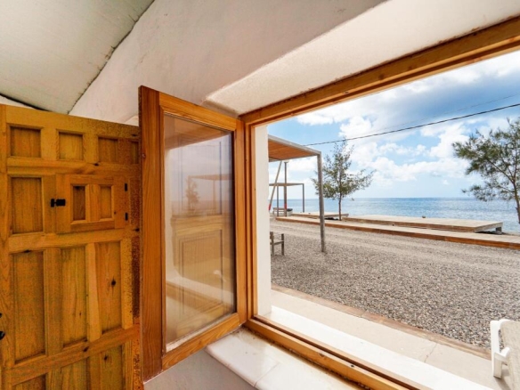 Imagen 1 de ¡Propiedad única junto a la playa en Playa de Tasarte – Una oportunidad inmejorable!