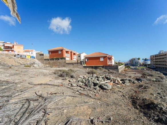 Imagen 4 de Terreno único en Arguineguín – 695 m² con gran potencial y vistas increíbles al mar