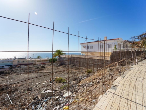 Imagen 1 de Terreno único en Arguineguín – 695 m² con gran potencial y vistas increíbles al mar