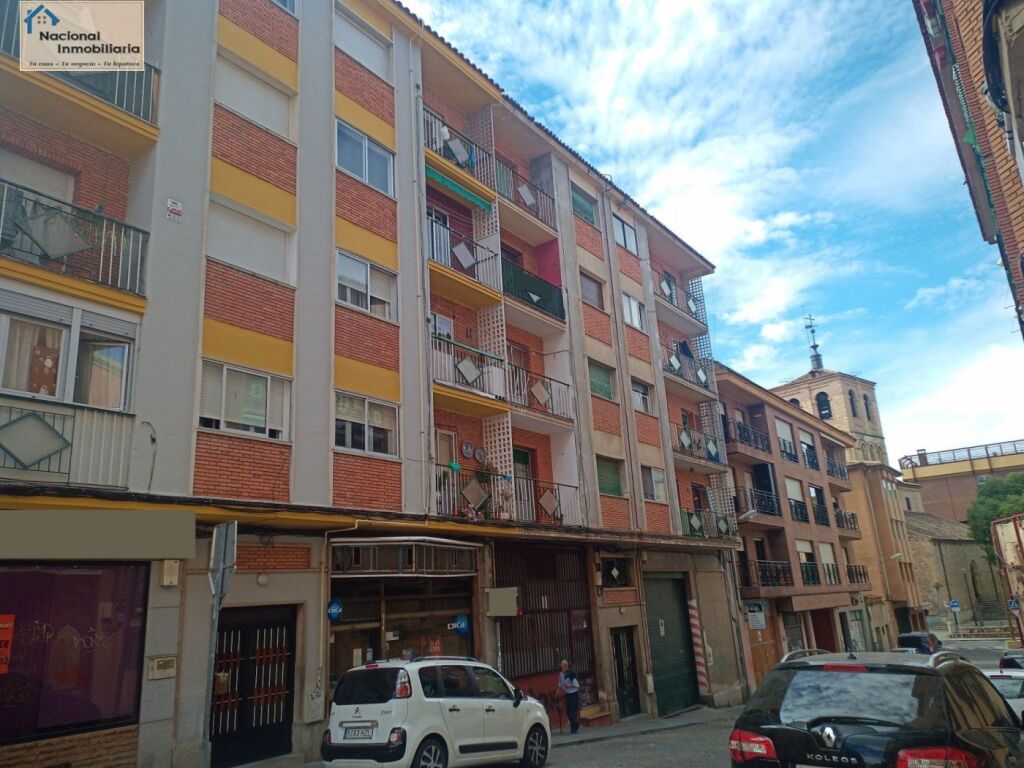 cerca de la UVA de Segovia