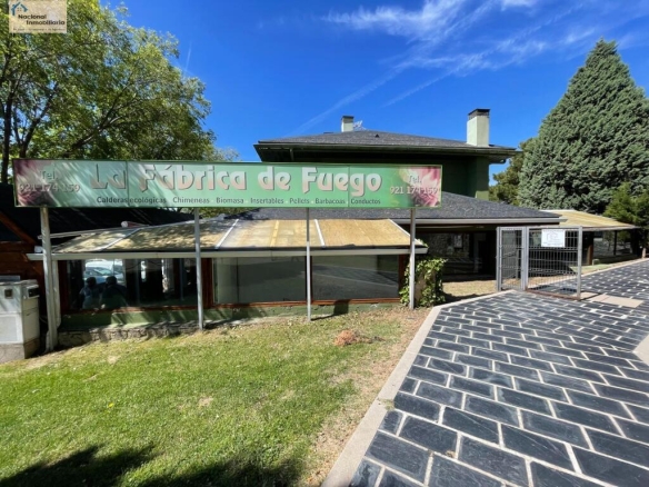 Imagen 2 de Chalet pareado en la zona mas comercial de la urbanización