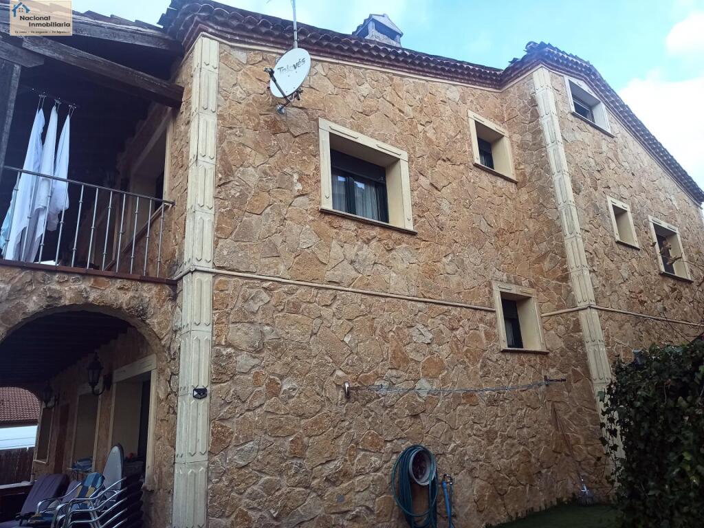 Imagen 3 de Chalet independiente con piscina cubierta y yacusi