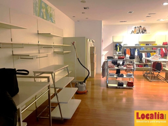 Imagen 2 de Interesante y amplio local comercial en Palencia.