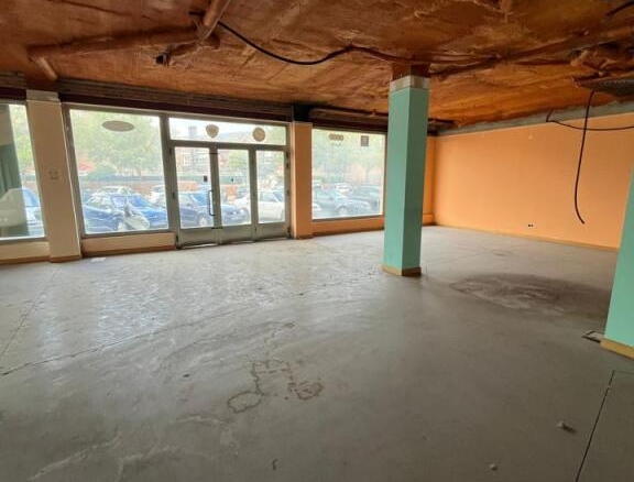 Imagen 3 de Amplio y atractivo local comercial en Palencia.