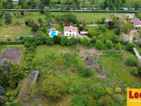 Imagen 2 de Casa con terreno vallado y piscina en Palencia