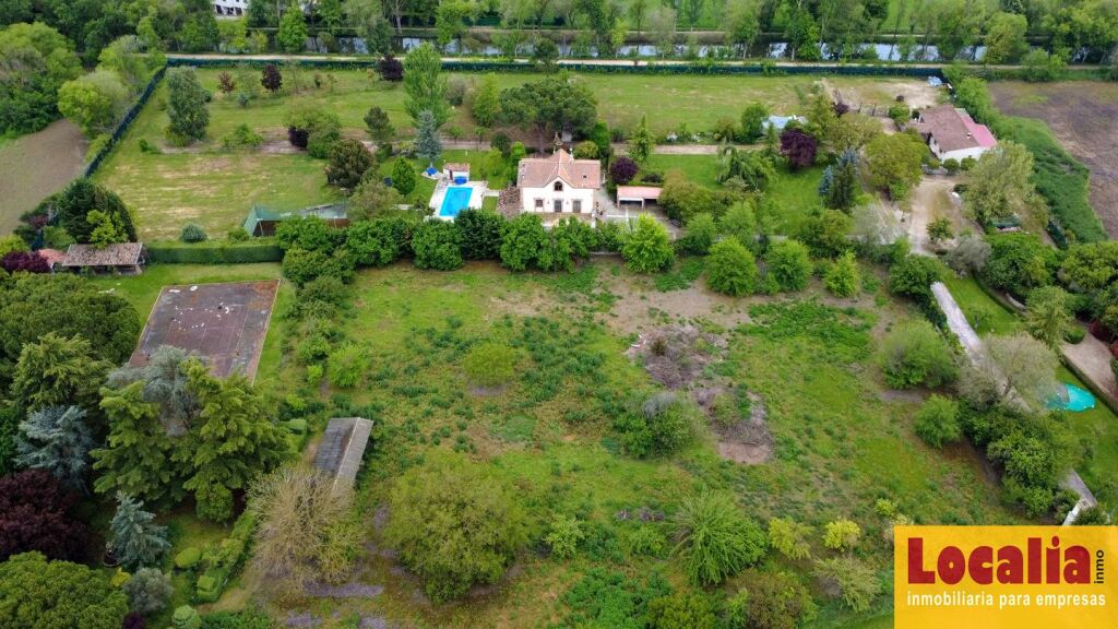 Imagen 2 de Casa con terreno vallado y piscina en Palencia