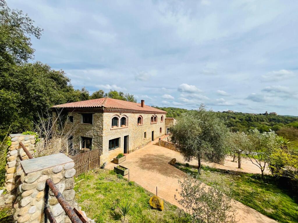 Imagen 2 de Casa de campo-Masía en Venta en Cistella Girona