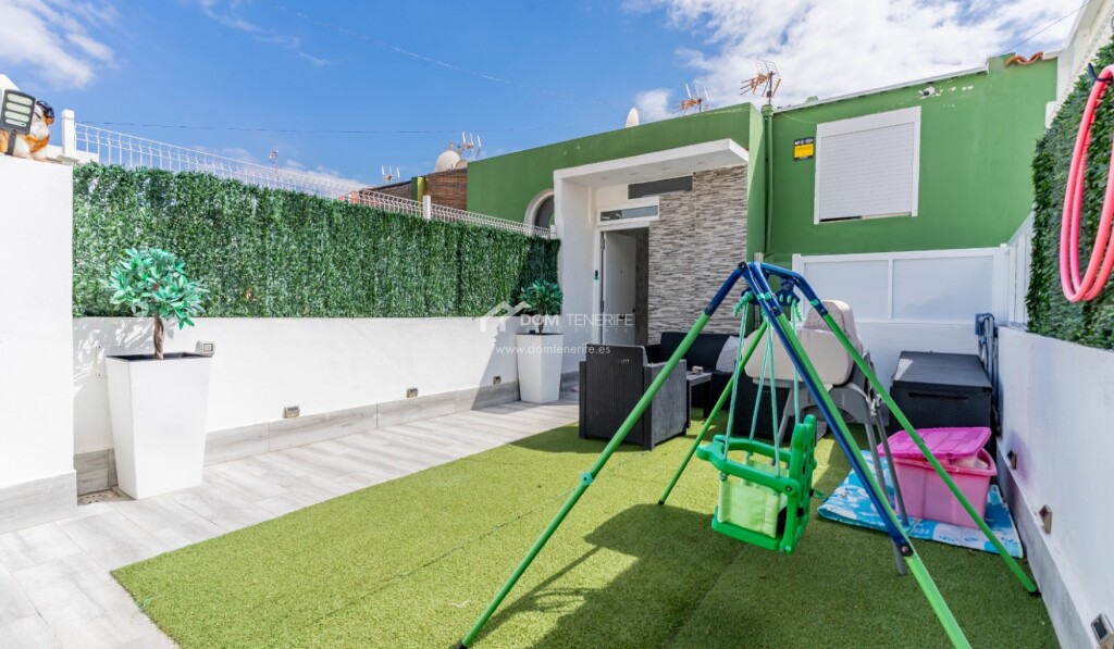 Imagen 2 de Casa de pueblo en Venta en Adeje Santa Cruz de Tenerife