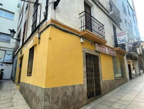 Imagen 2 de LOCAL COMERCIAL EN VENTA EN EL CENTRO DE CÁCERES