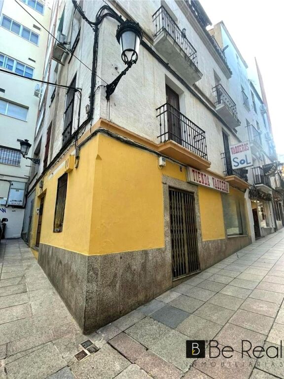 Imagen 2 de LOCAL COMERCIAL EN VENTA EN EL CENTRO DE CÁCERES
