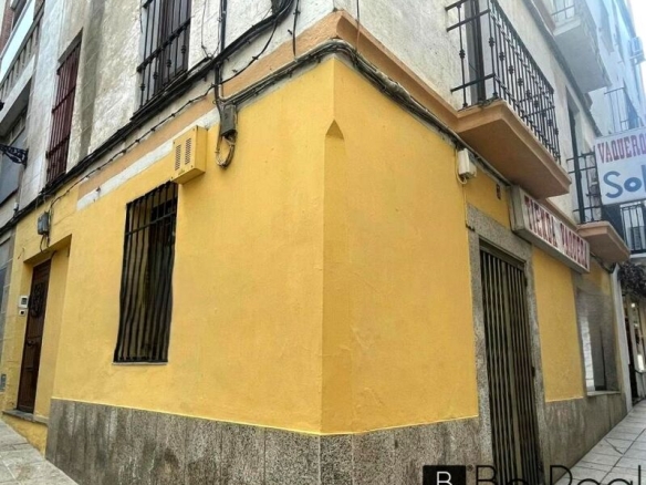 Imagen 1 de LOCAL COMERCIAL EN VENTA EN EL CENTRO DE CÁCERES