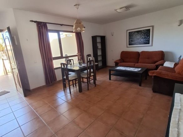 Imagen 1 de Adosada en Venta en Oliva