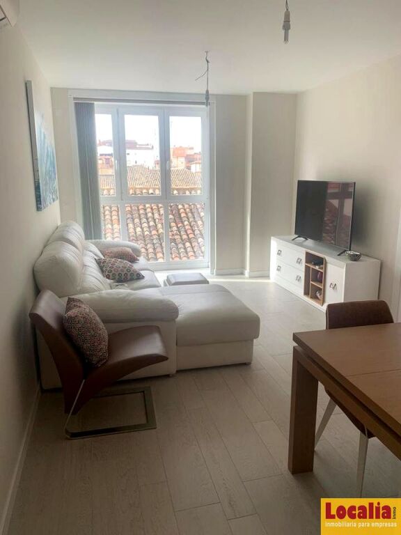 Imagen 2 de Piso moderno de 2 habitaciones con garaje doble