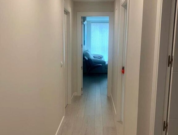 Imagen 4 de Piso moderno de 2 habitaciones con garaje doble