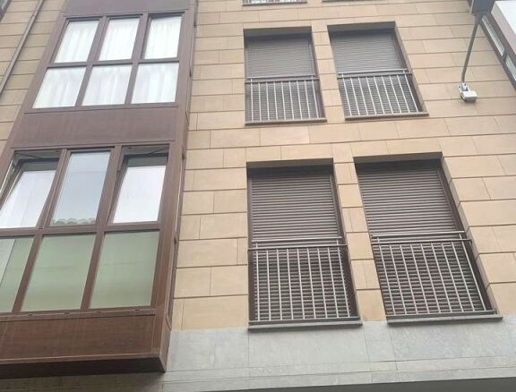 Imagen 1 de Piso moderno de 2 habitaciones con garaje doble