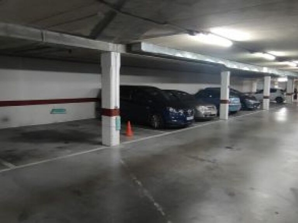 Imagen 3 de Parking coche en Venta en Vitoria Álava - El Club del Propietario Imagen 3 de Parking coche en Venta en Vitoria Álava