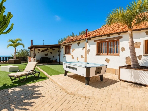 Imagen 2 de ¡Oportunidad única de inversión! Conjunto de 5 cuevas en venta en Arico