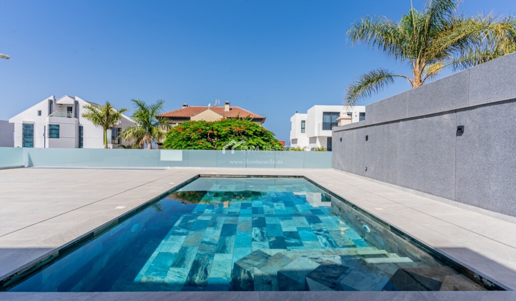 Imagen 2 de Casa-Chalet en Venta en Adeje Santa Cruz de Tenerife