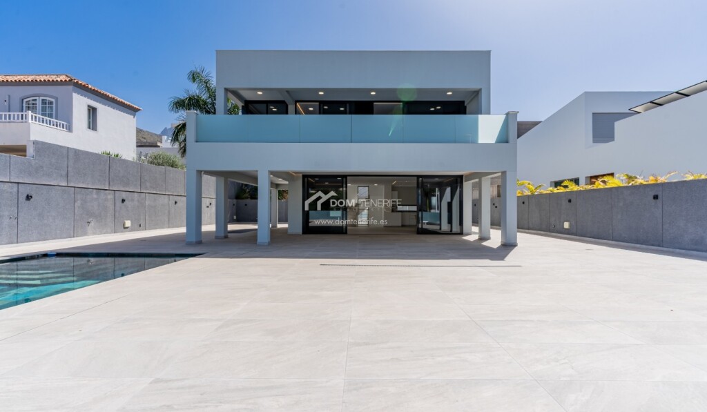 Imagen 4 de Casa-Chalet en Venta en Adeje Santa Cruz de Tenerife