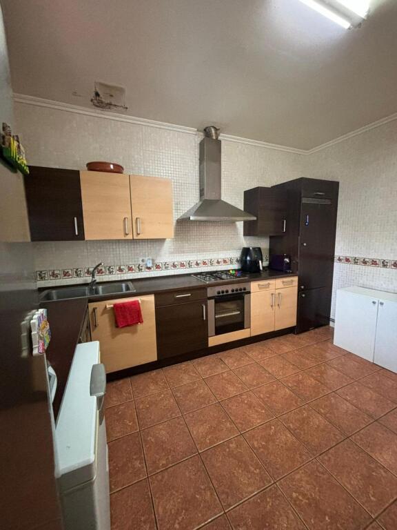 Imagen 2 de SE VENDE CASA PAREADA DE PLANTA BAJA EN SU TOTALIDAD EN AREAS - PONTEAREAS