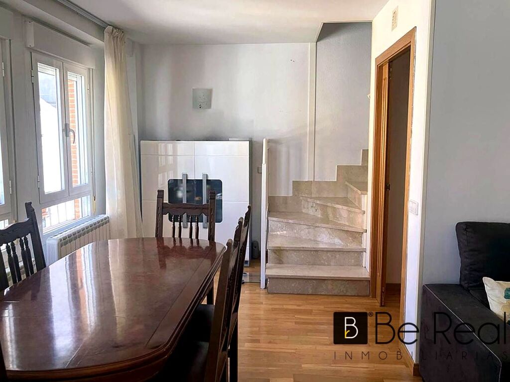 Imagen 2 de DUPLEX CON PLAZA DE GARAJE Y TRASTERO EN EL CORAZÓN DE QUIJORNA. (MADRID)