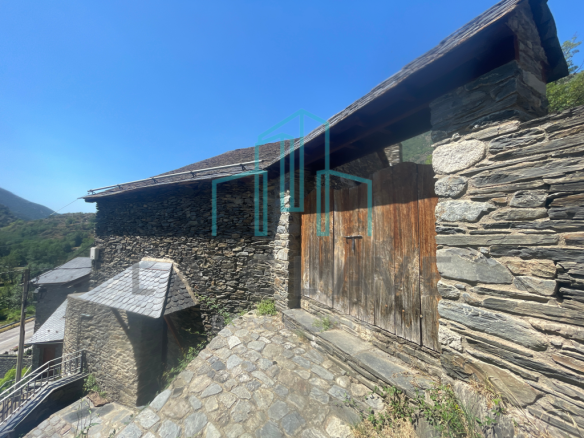 Imagen 4 de Casa-Chalet en Venta en Lladros Lleida