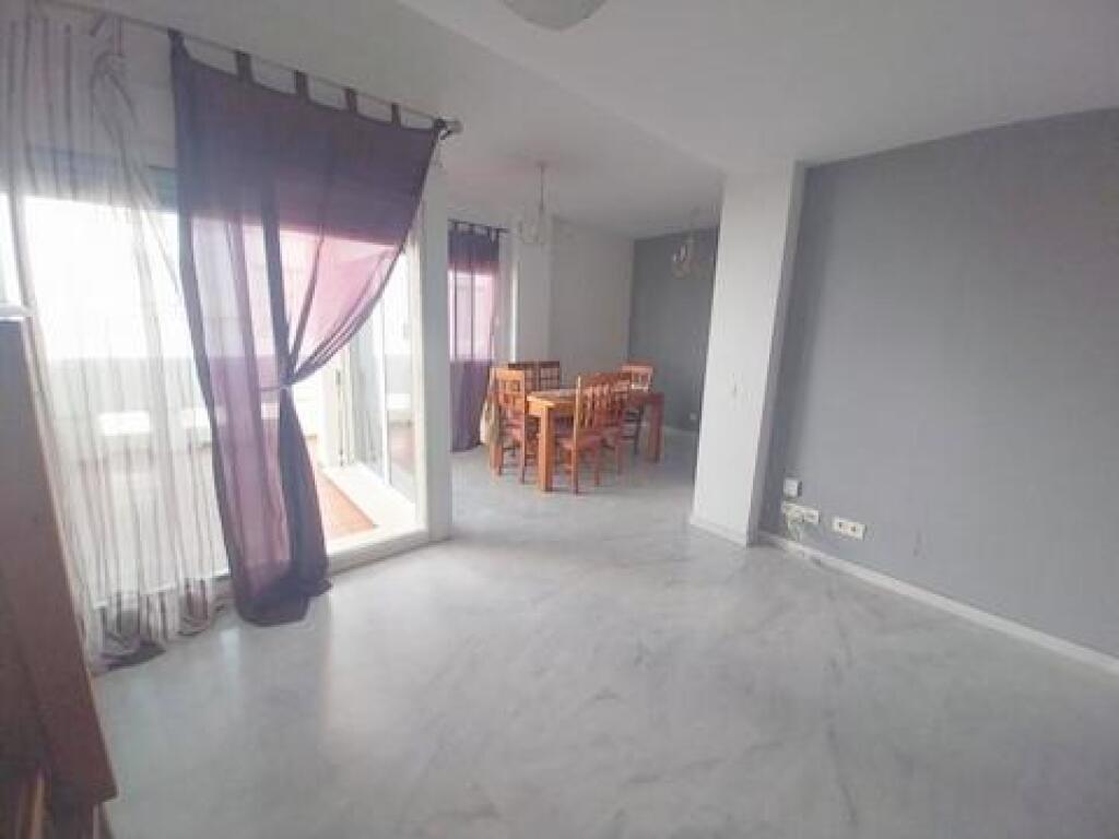 FABULOSA VIVIENDA DE 3 DORMITORIOS EN ZONA TRANQUILA